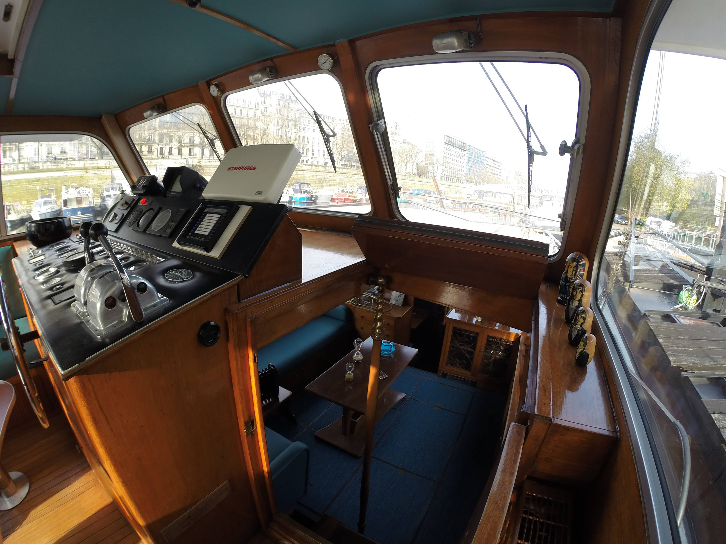 L'intérieur du yacht Blue Swan
